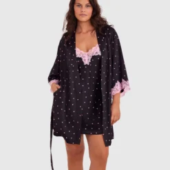 Angelica Hearts Short Wrap - Black